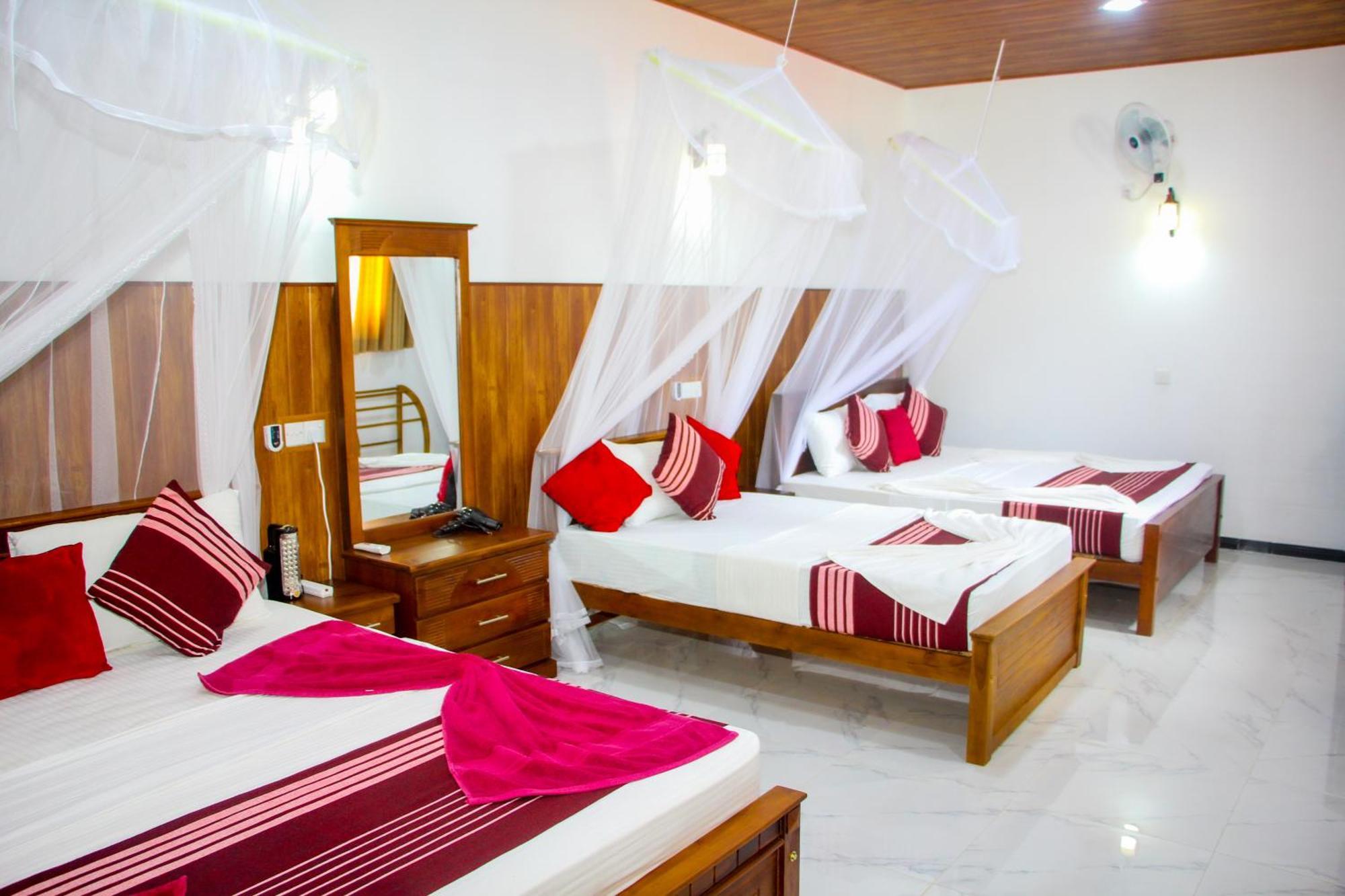 Sigiriya Peacock Homestay Dış mekan fotoğraf