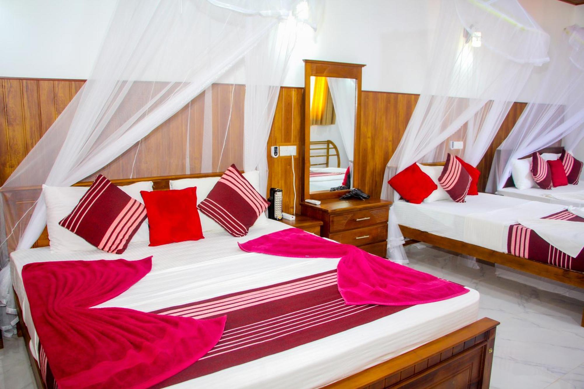 Sigiriya Peacock Homestay Dış mekan fotoğraf